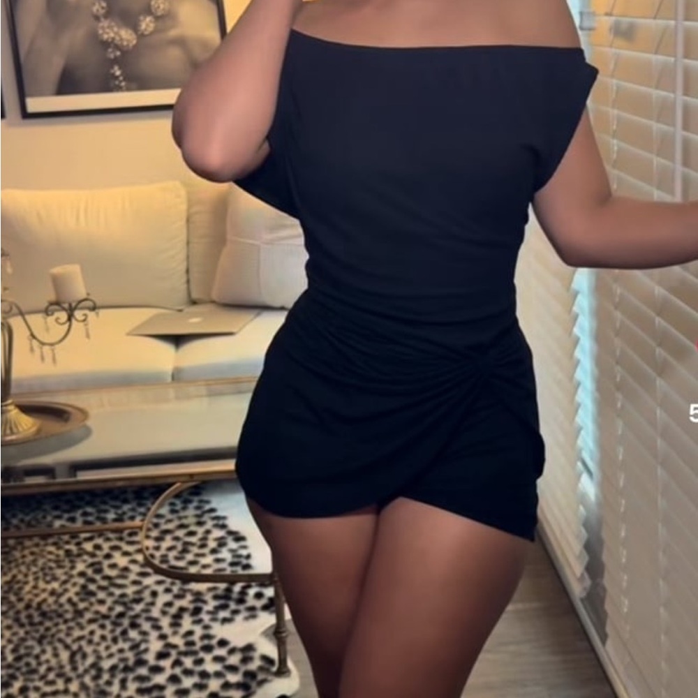 ❌SOLD ❌Carry My Purse Black Twist Front Short Set | Brand New |Two Piece
